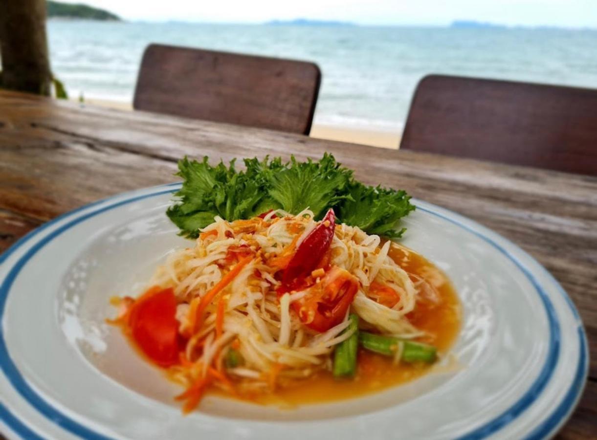 Hostel Chill Lipa Noi And Cafe
