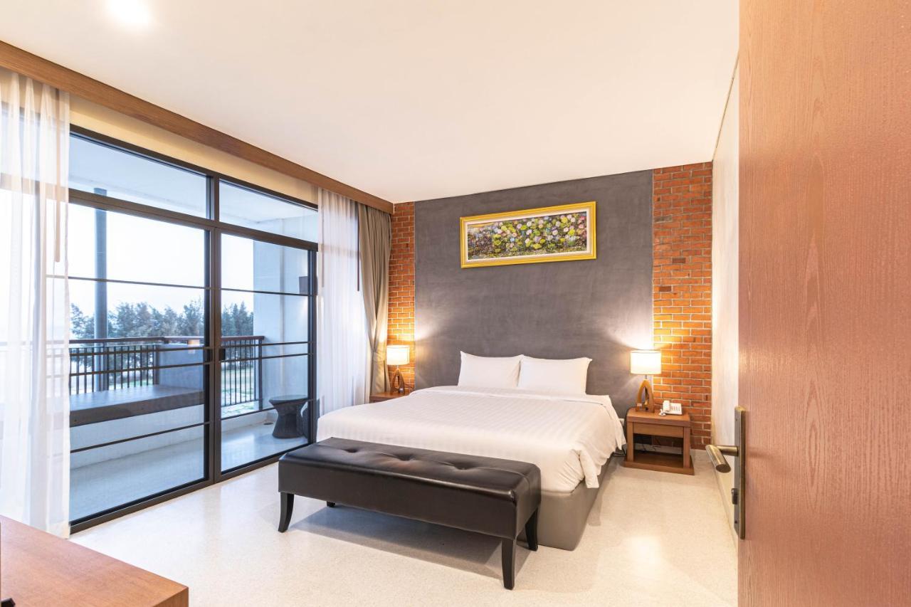 Sea Sun Hua Hin By Jc Kevin &