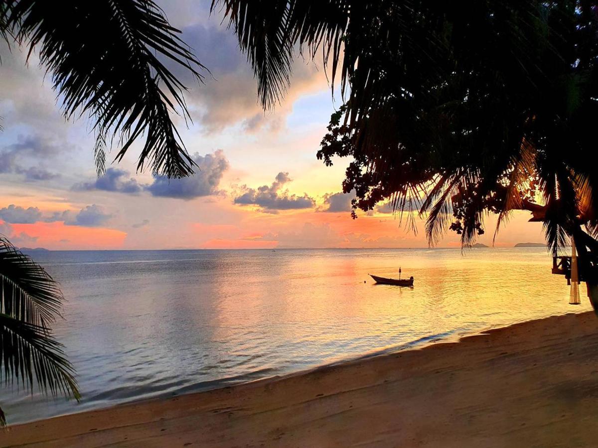 Hotel Vannee Golden Sands Beachfront