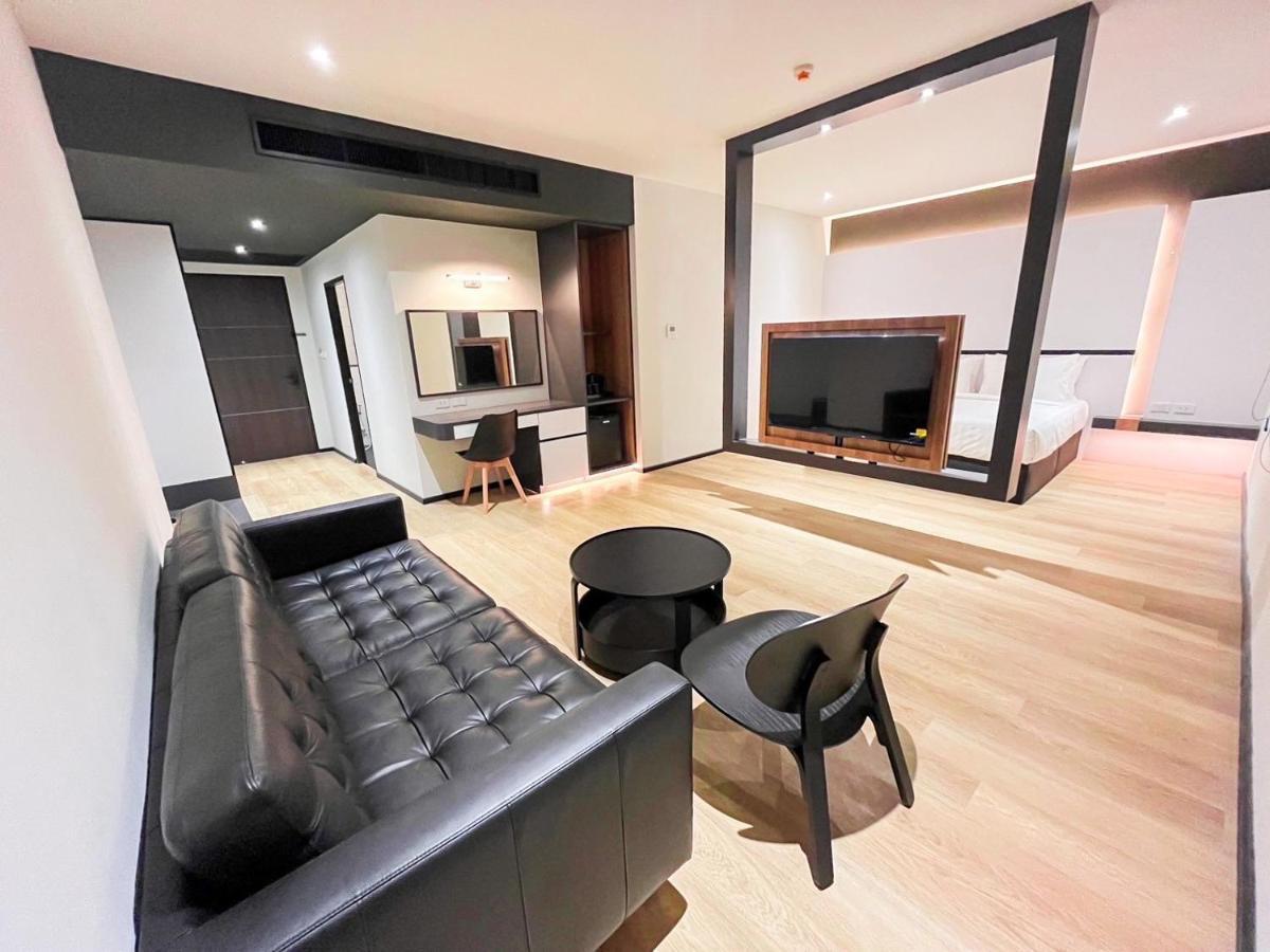 9d & 9d Express Hotel