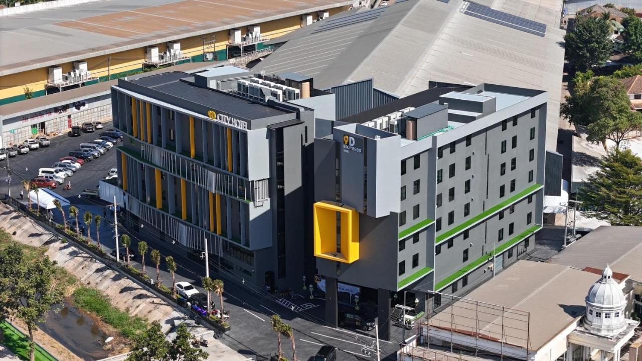 9d & 9d Express Hotel