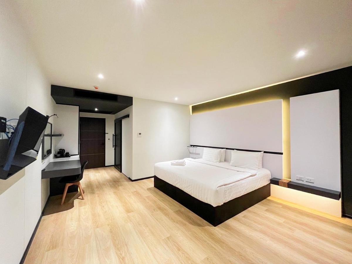 9d & 9d Express Hotel