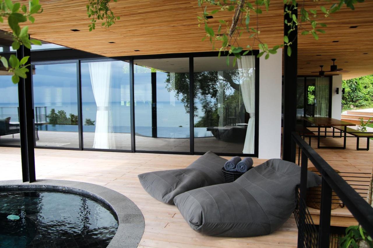 Aura Villa *