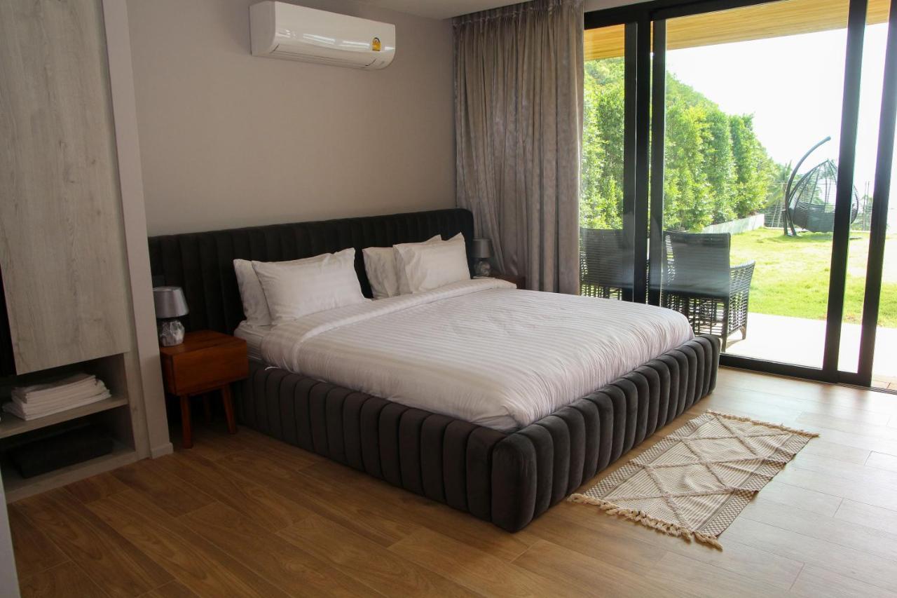 Aura Villa *