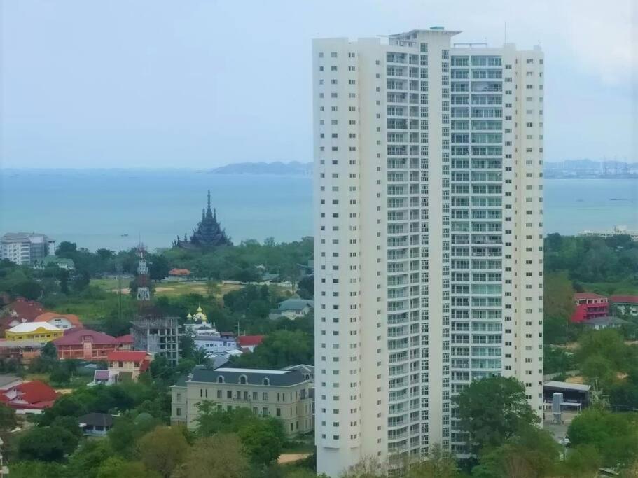 Art Under The Clouds 32nd Floor Sea View Superhost Apartment