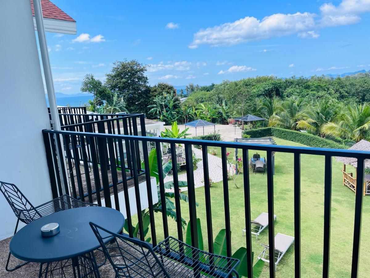 Hotel White Seaview Klong Muang Beach