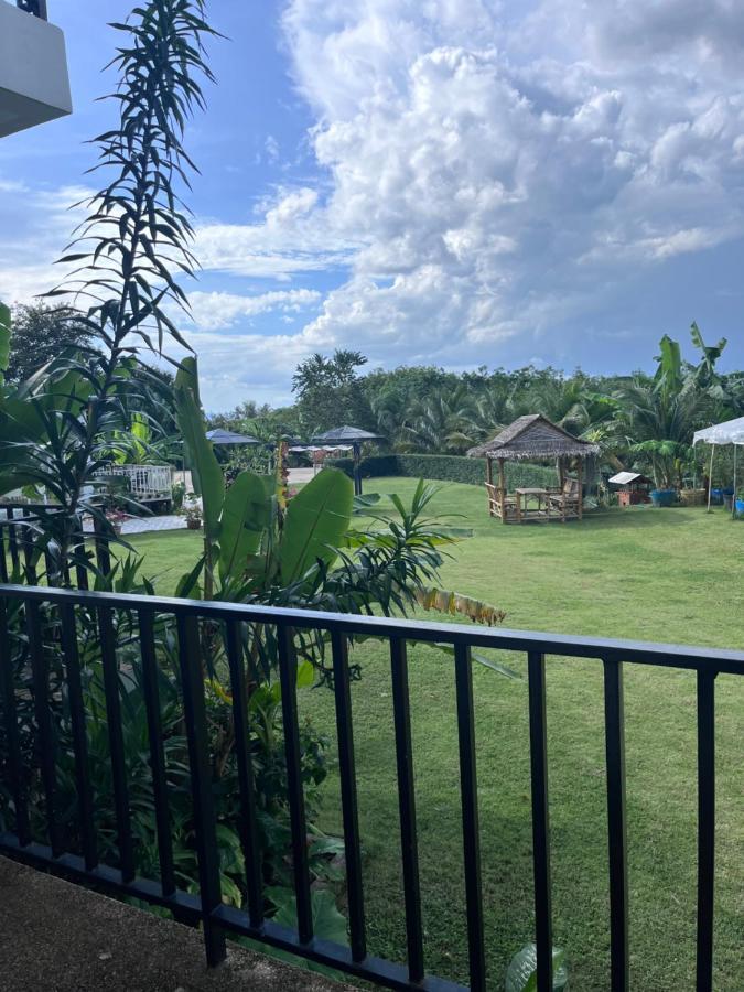 Hotel White Seaview Klong Muang Beach