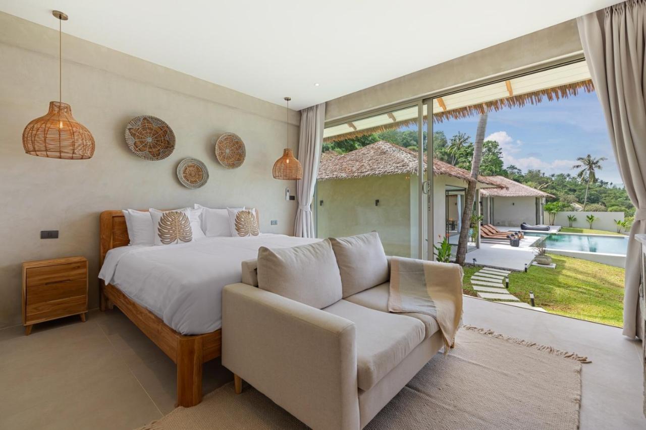 Designer's Delight: Lilly Belle: 4 Bed Pool Villa Amphoe Koksamui