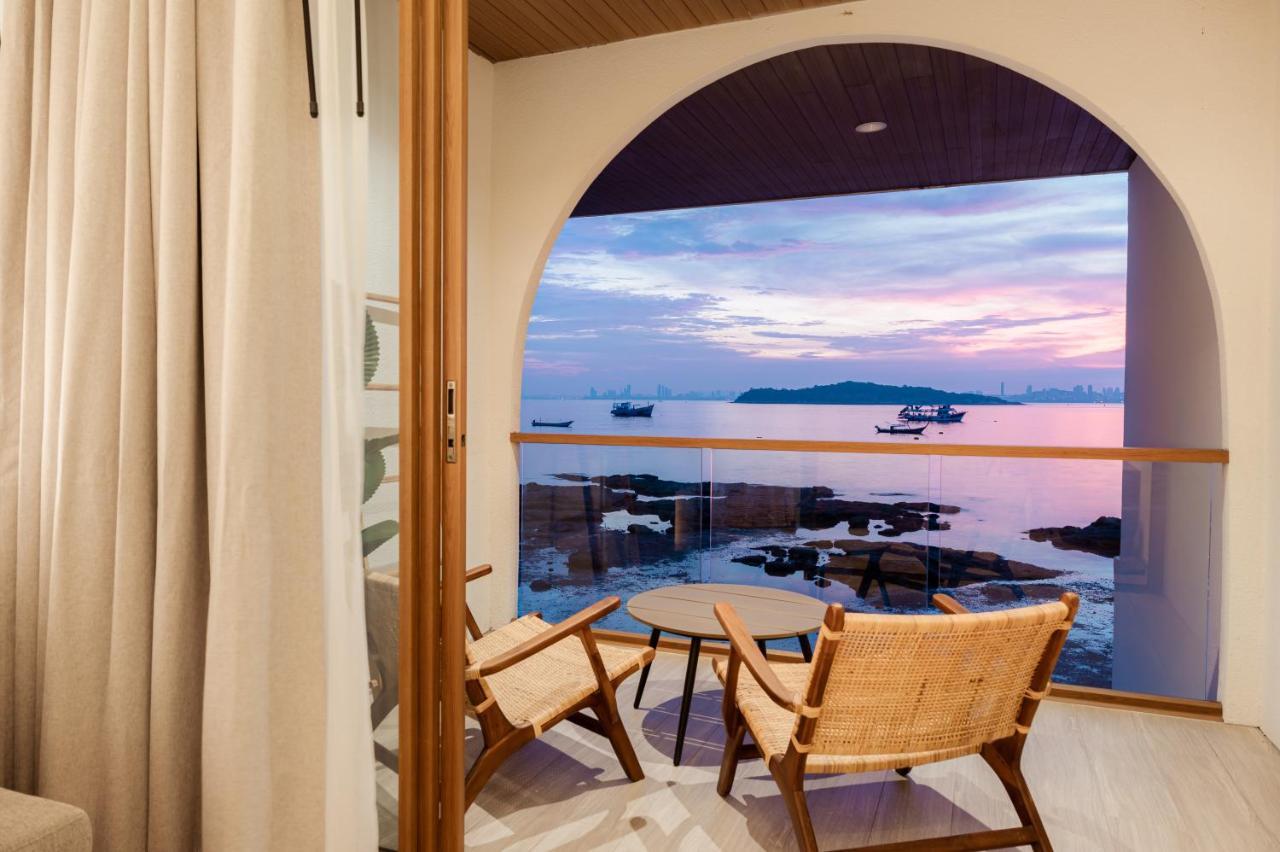 Resort Tasana Bar And Luxury *