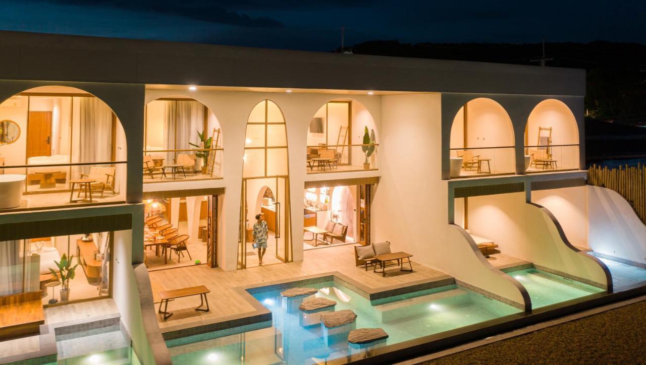 Tasana Bar And Luxury Resort