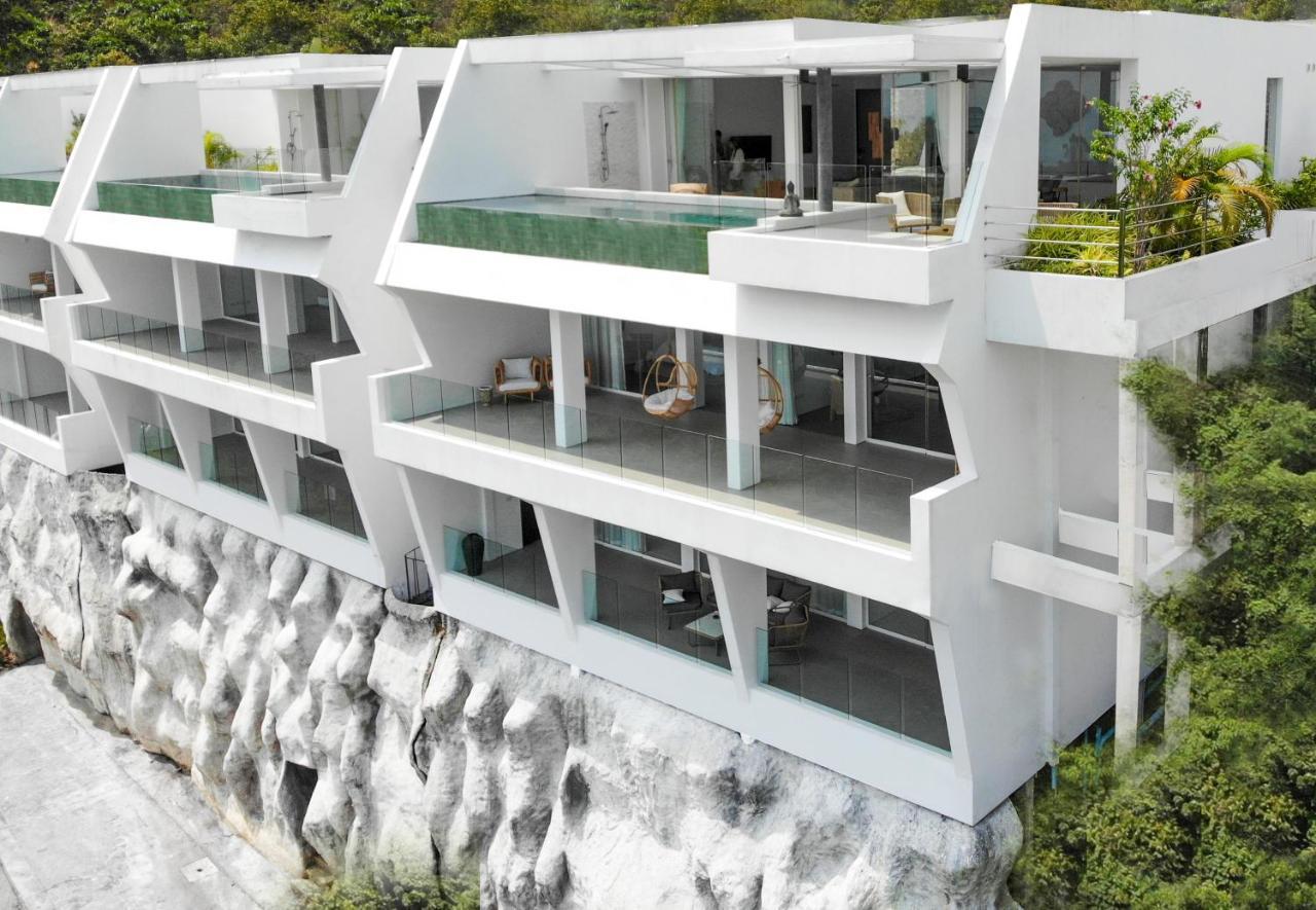 Golden Lotus Villa *