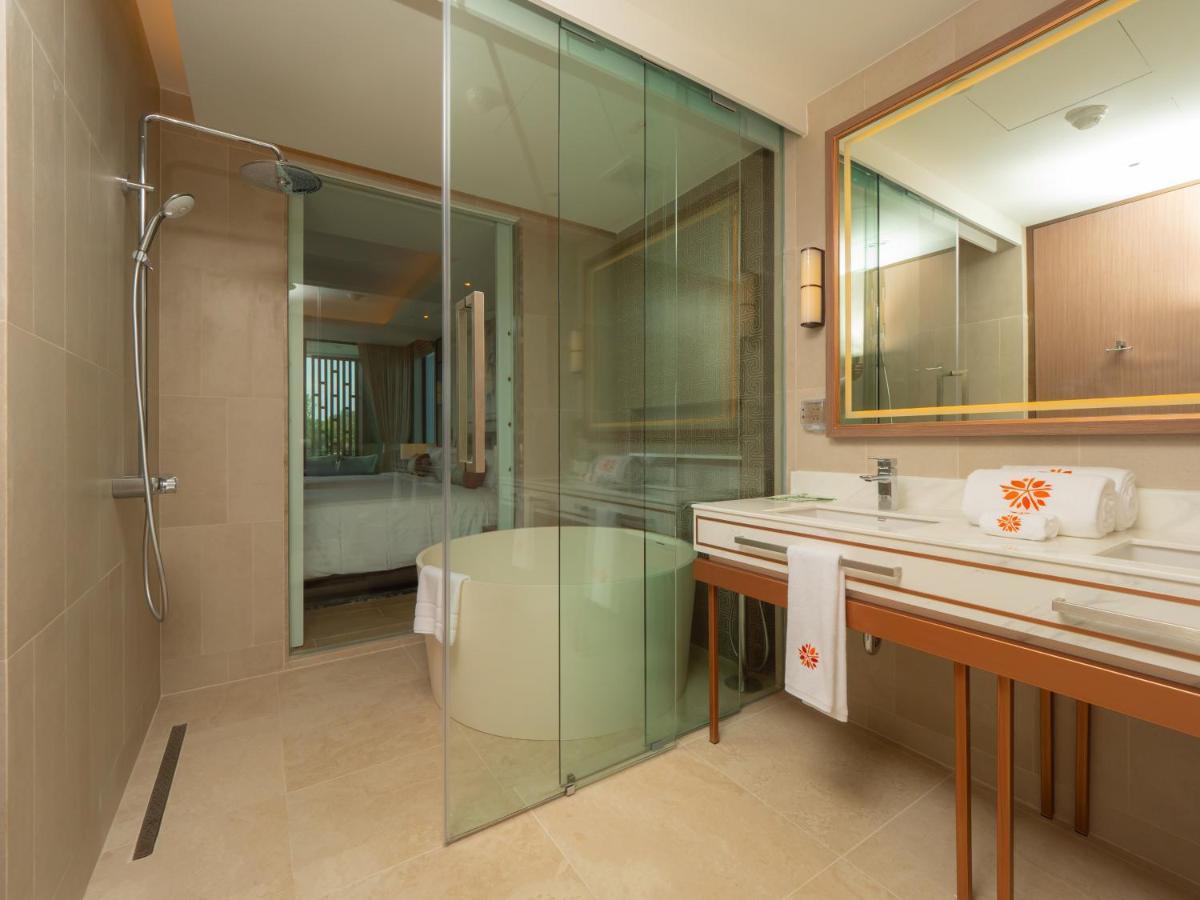 Luxury In The Laguna Near The Apartment