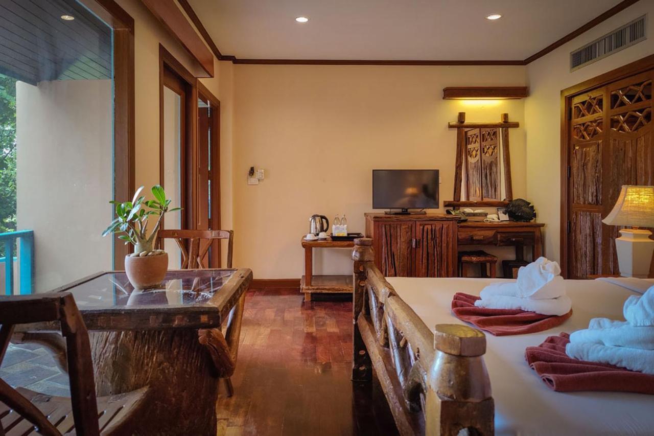 Resort Baan Hin Sai & 3*