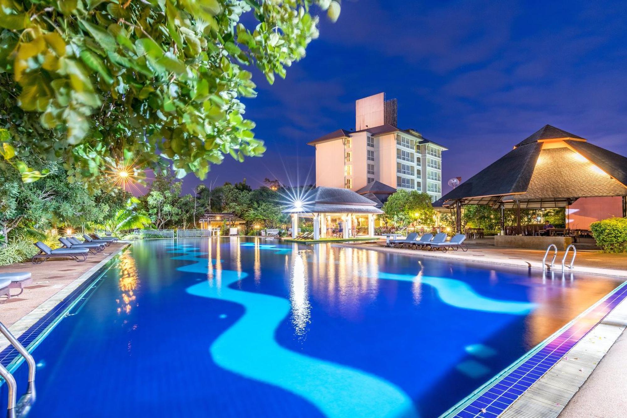 Eastiny & 4* Nong Prue
