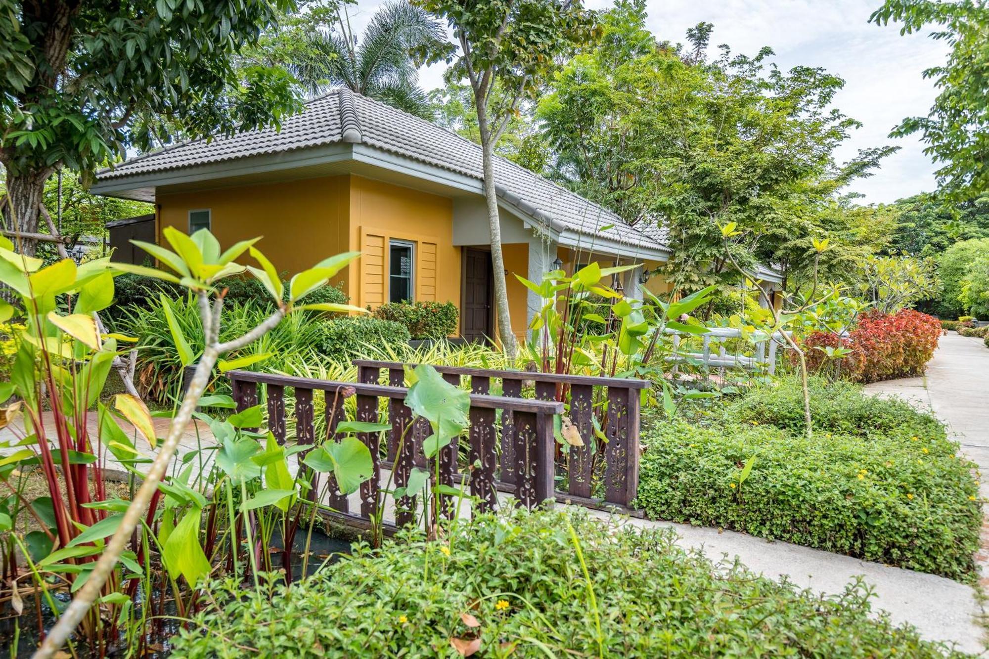 Eastiny & Hotel Nong Prue