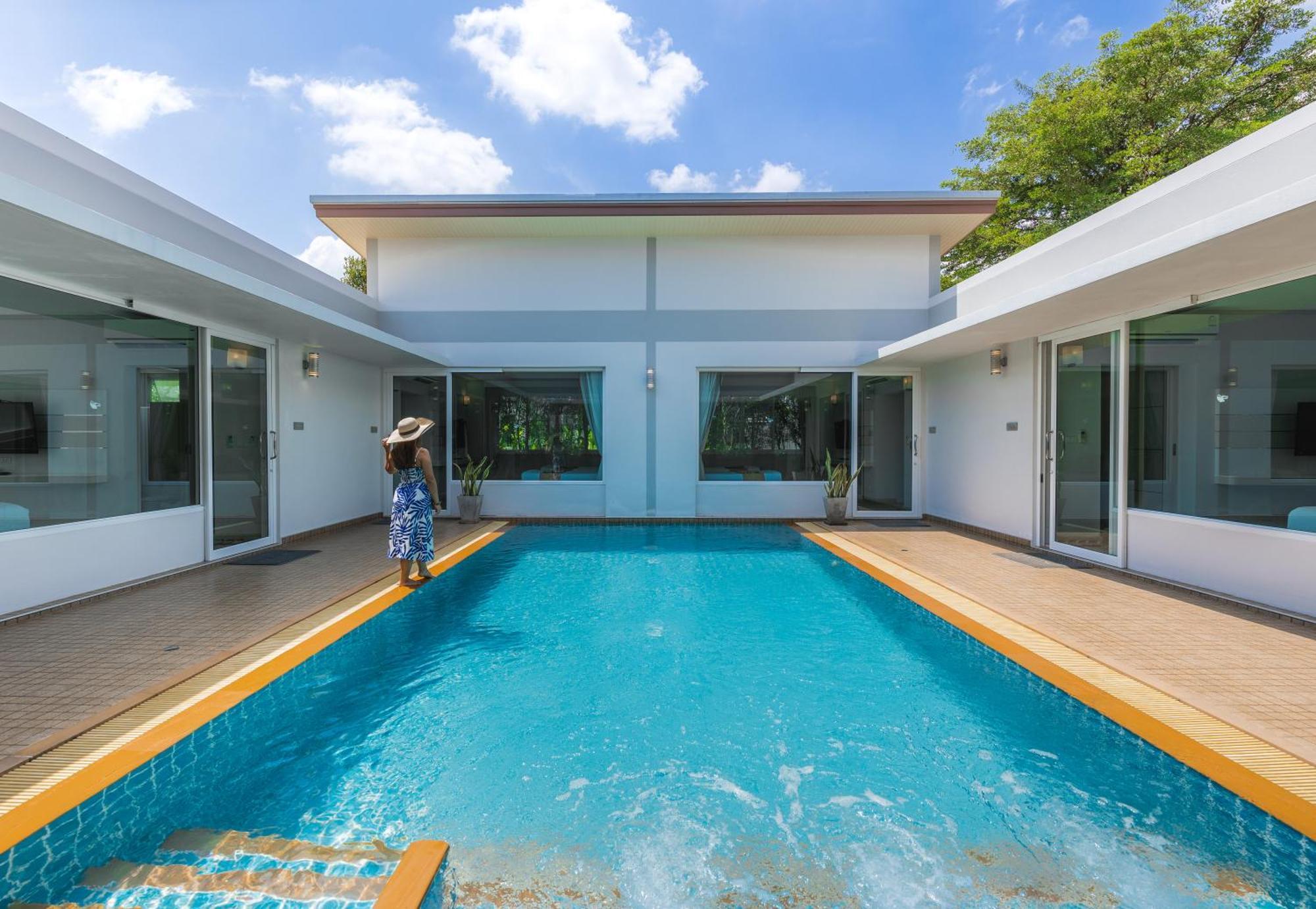 Pool 5* Bor Saen