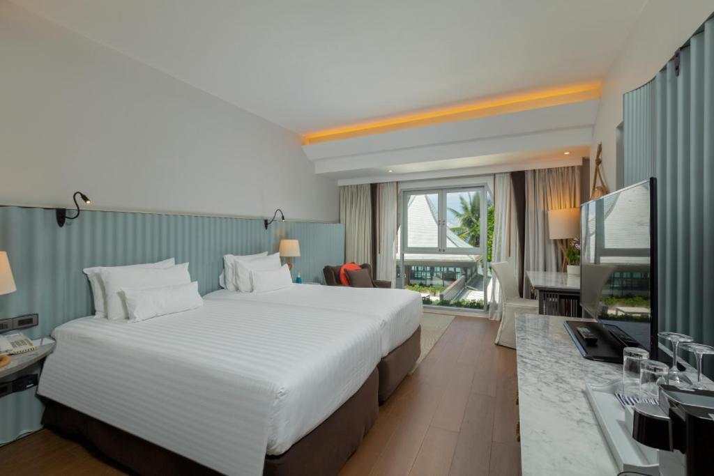 The Boathouse Phuket-sha 4*