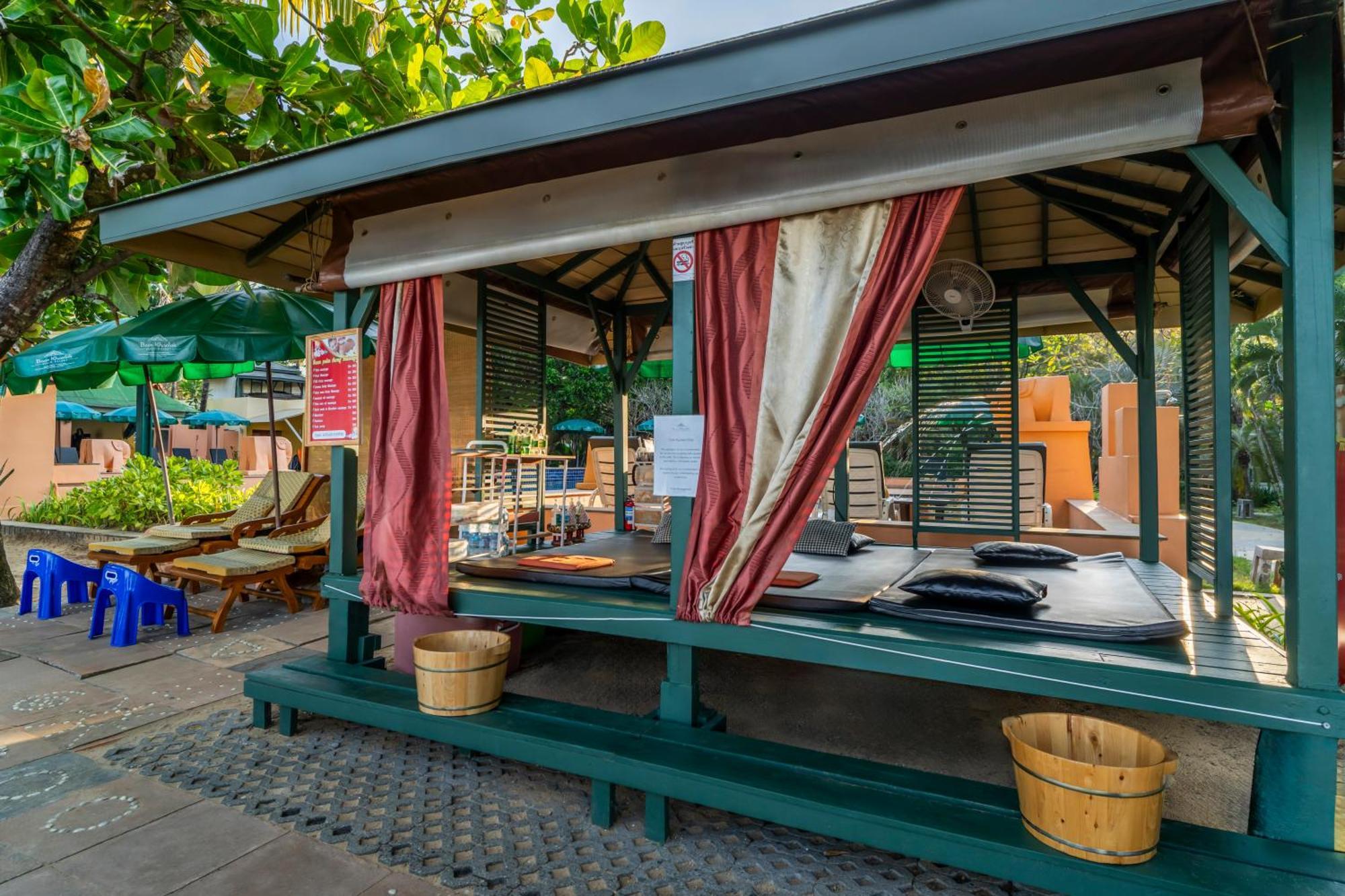 Baan Khaolak Resort