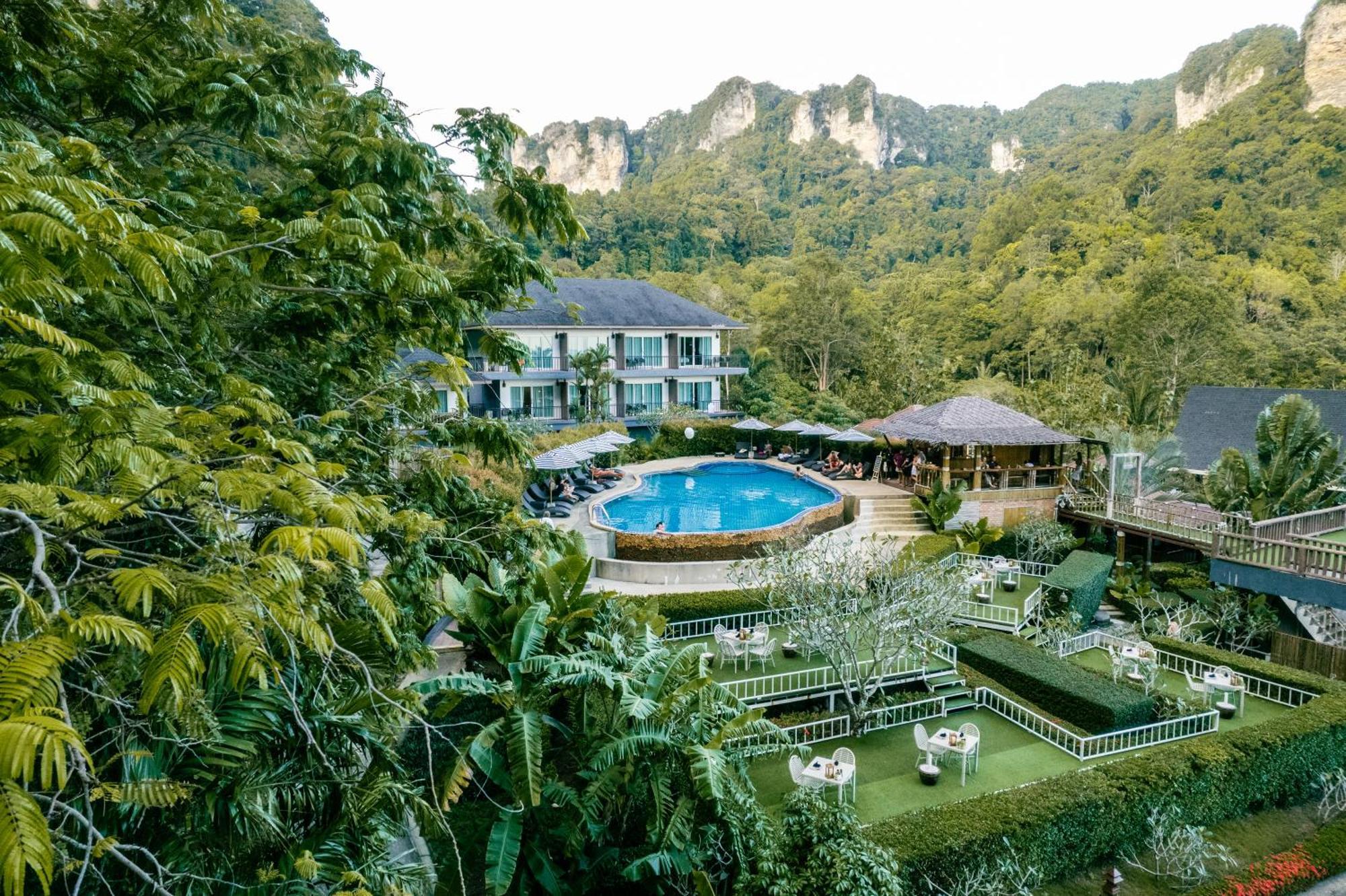 Resort Phutawan 3*