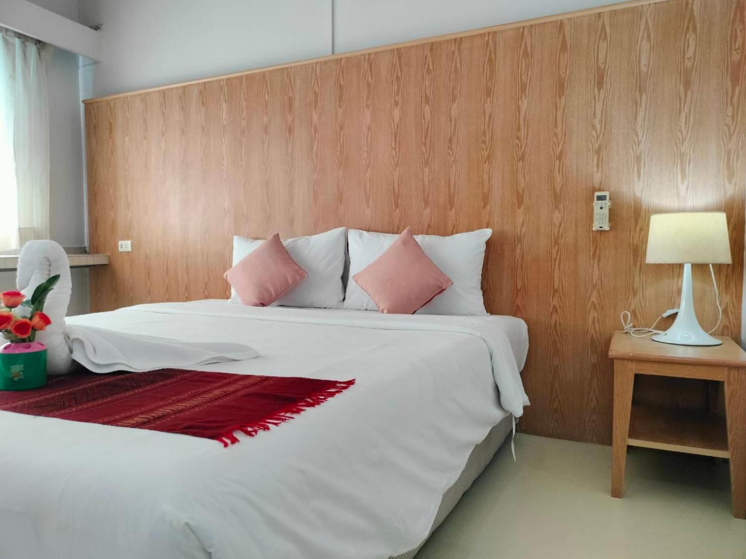 S2s Queen Hotel