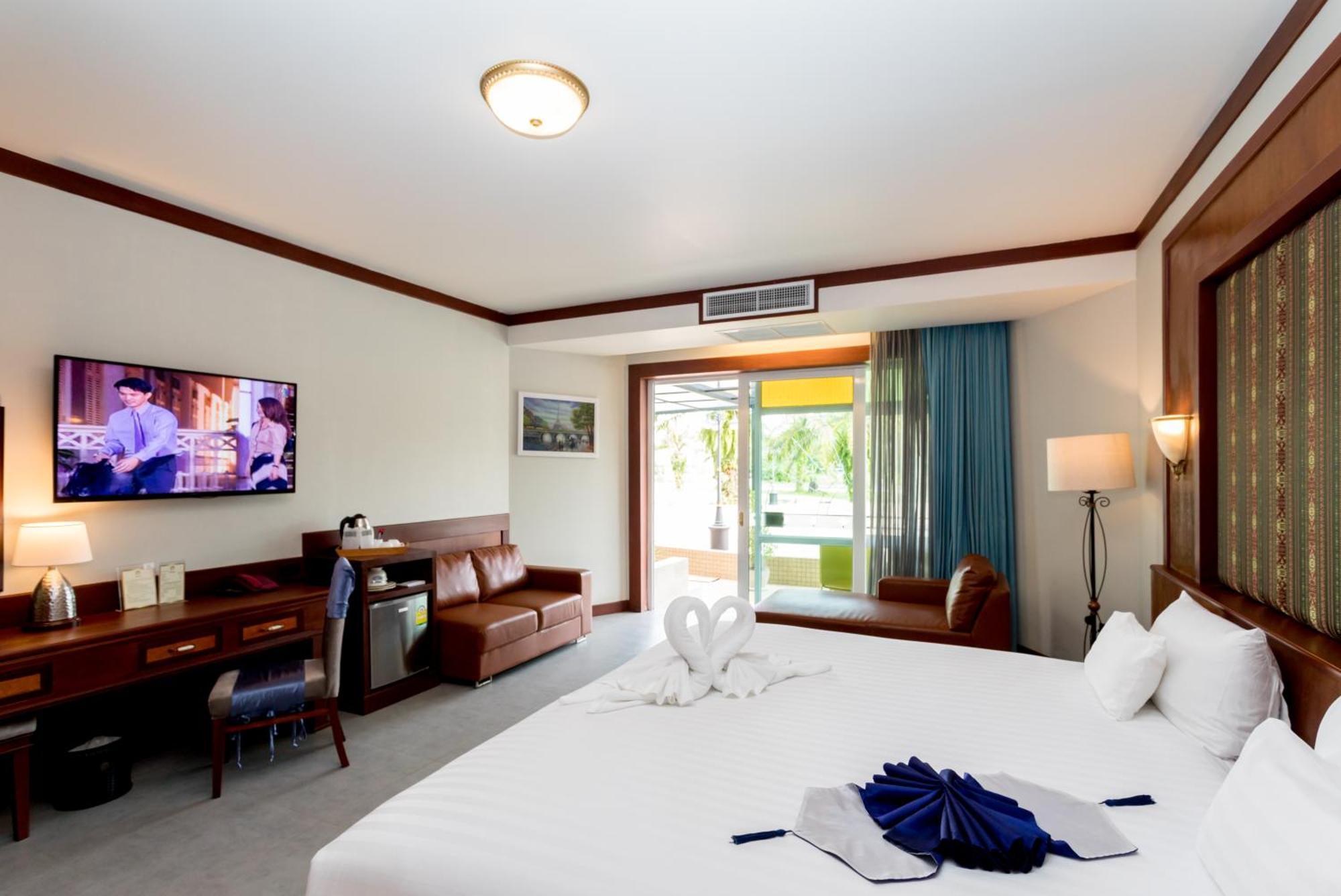 Erawan Hotel 4*