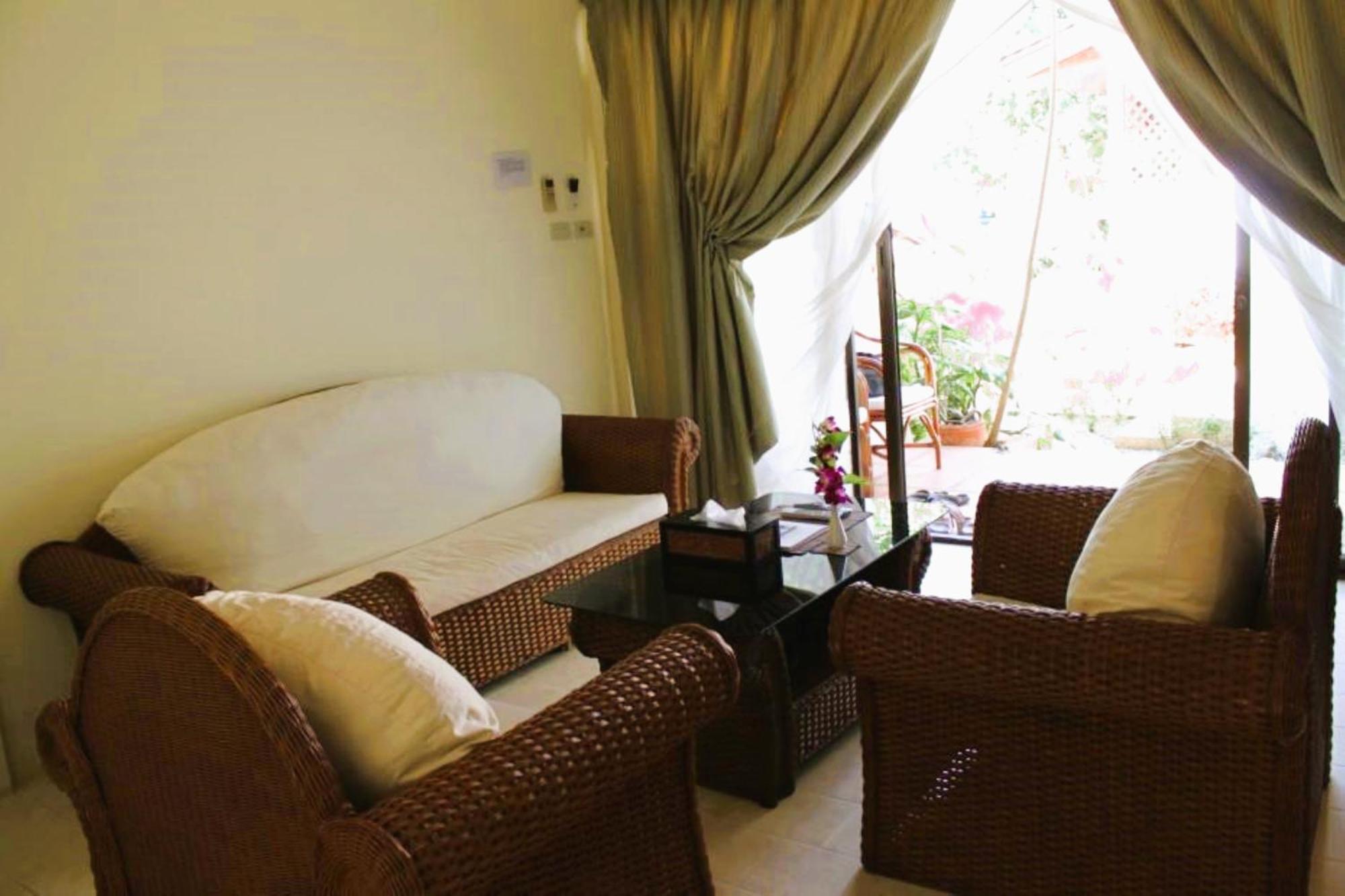 The Waterfront At Fishermans Village 3*