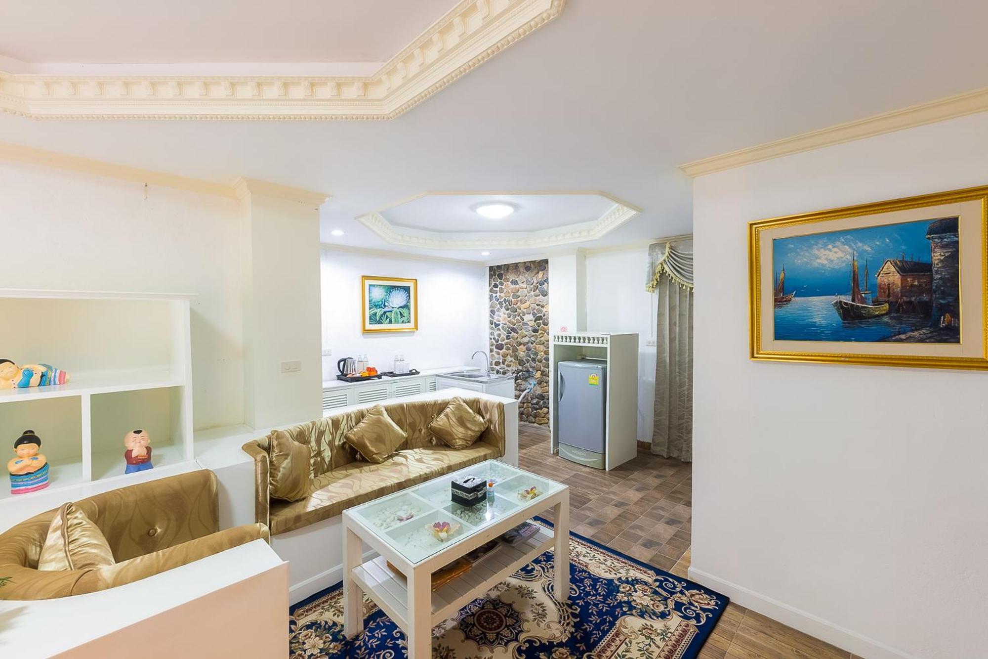 Silamanee & Hotel