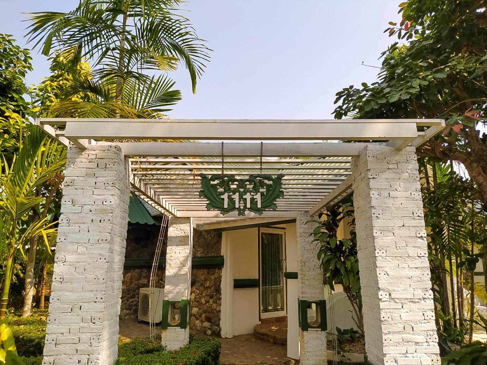 Silamanee & Hotel