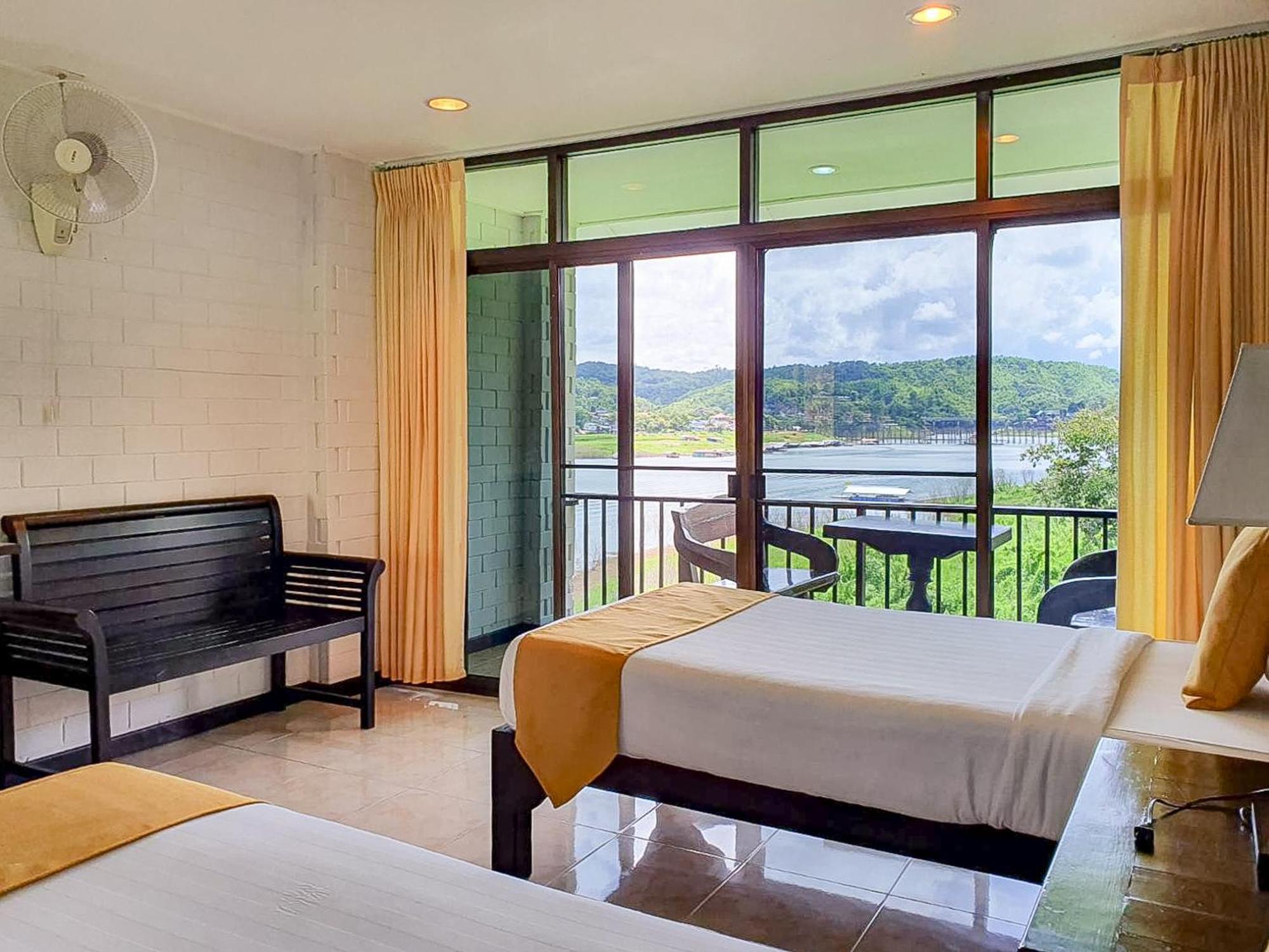 Pornpailin Riverside Resort