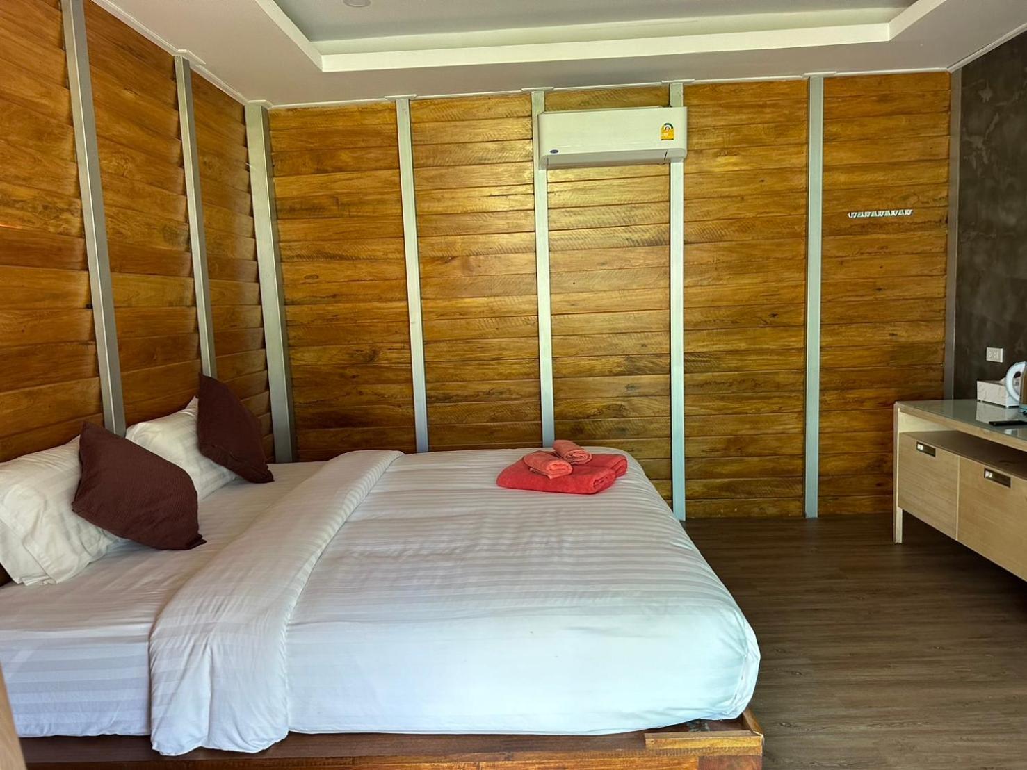 Hotel Koh Yao Front