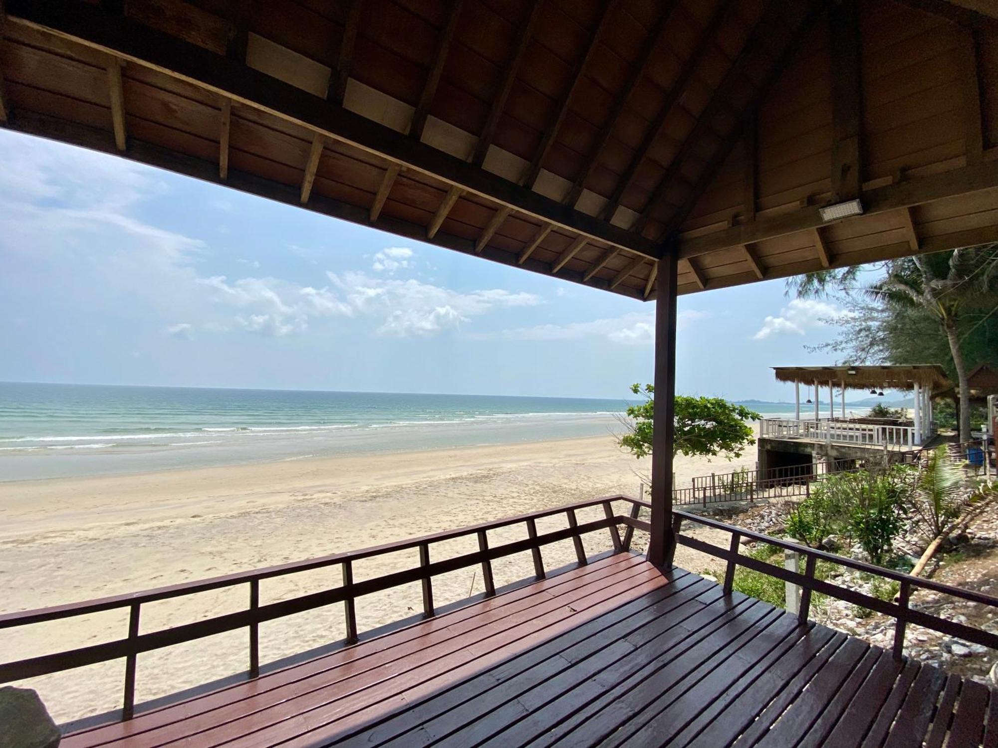 Guest house หาดทรายขาวรีสอร์ท *