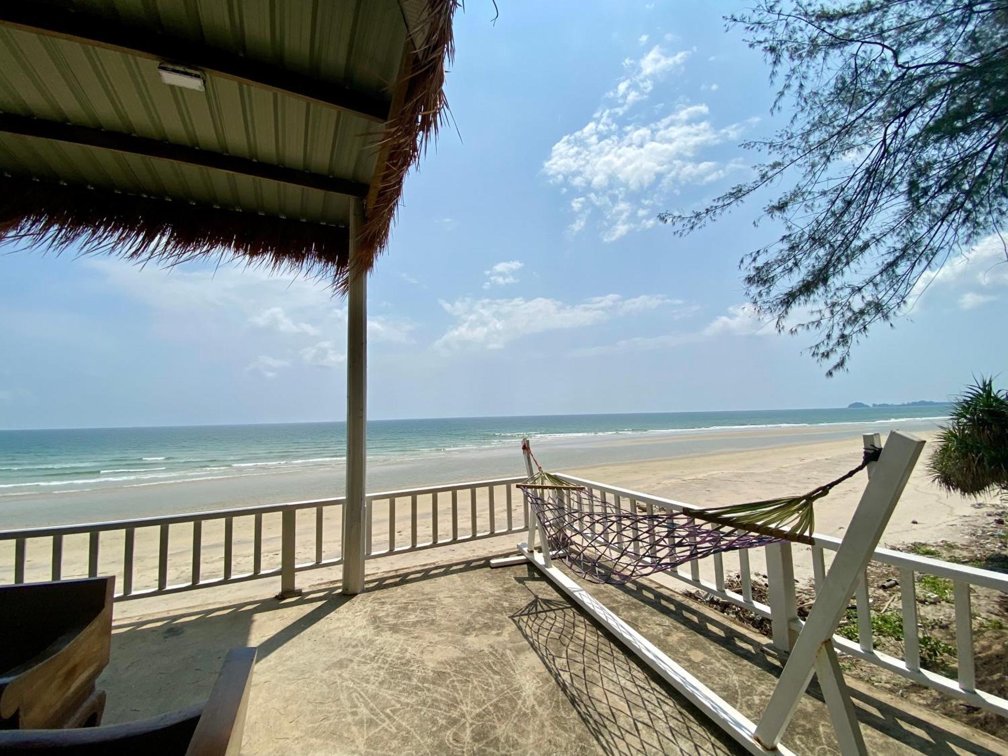 Guest house หาดทรายขาวรีสอร์ท