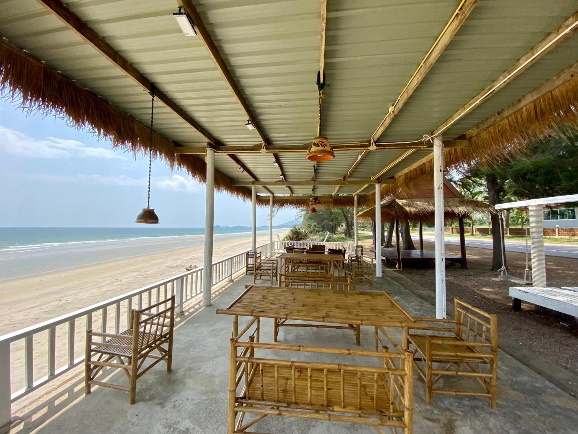 Guest house หาดทรายขาวรีสอร์ท *