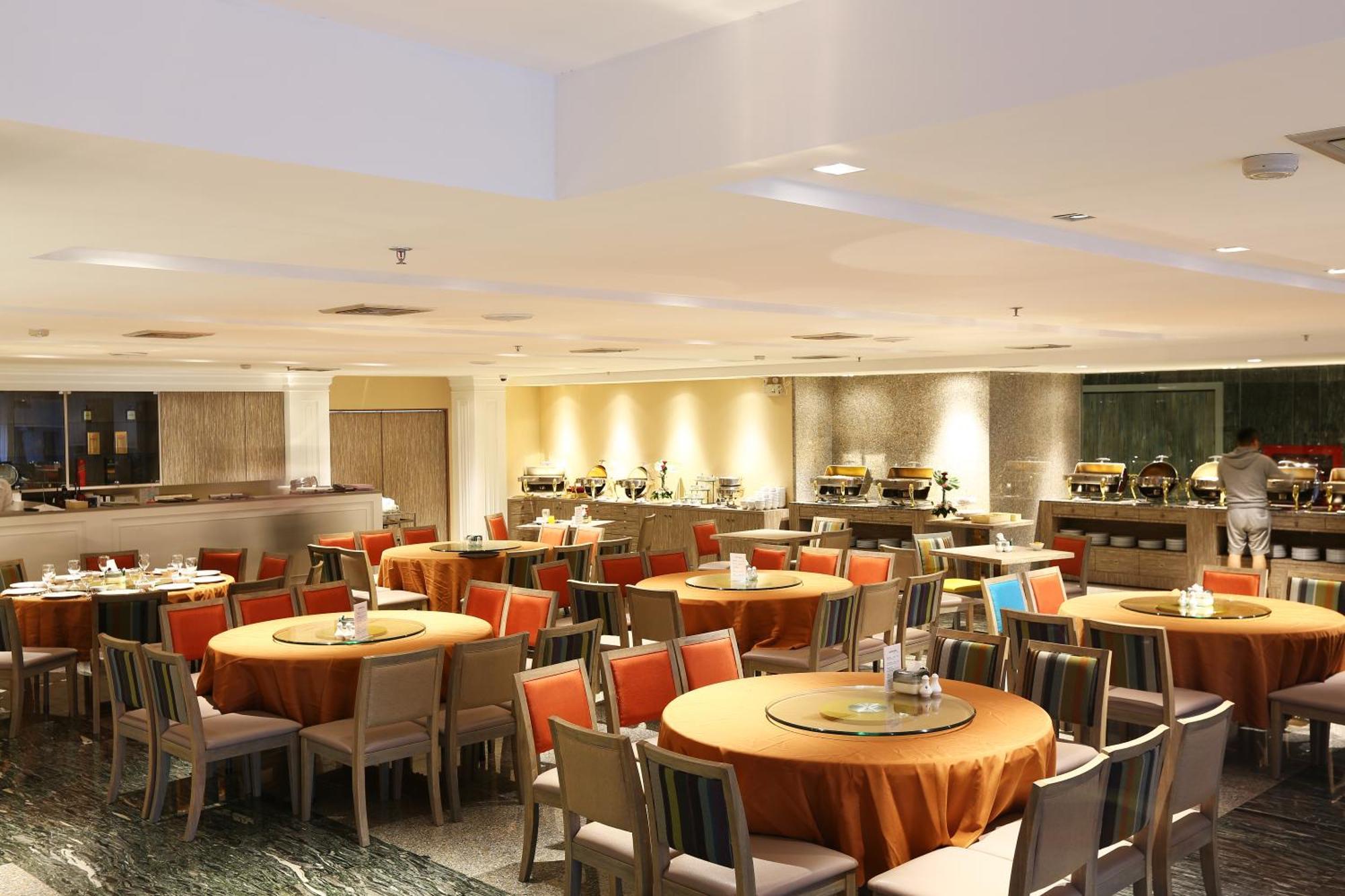 Hotel New Season