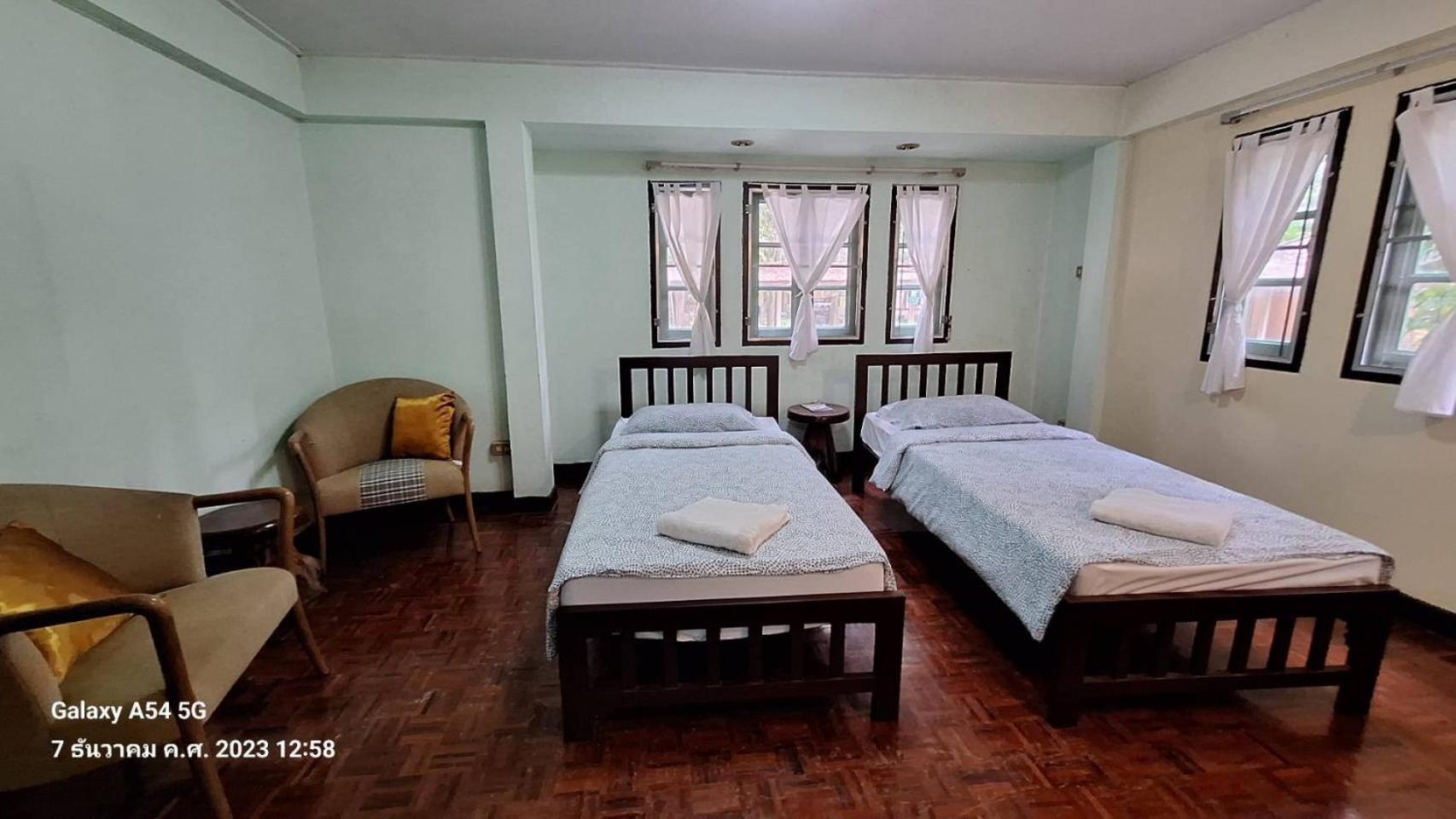 Huaykhakhaeng Country Resort Ban Rai (Uthai Thani)