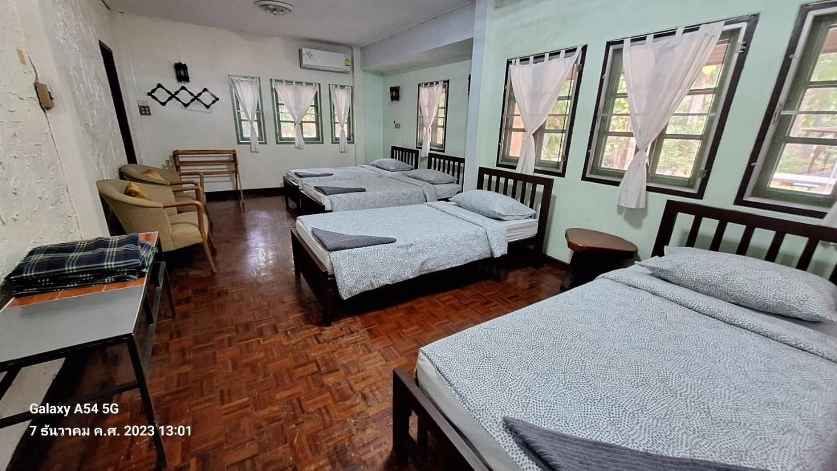 Huaykhakhaeng Country Resort 2*
