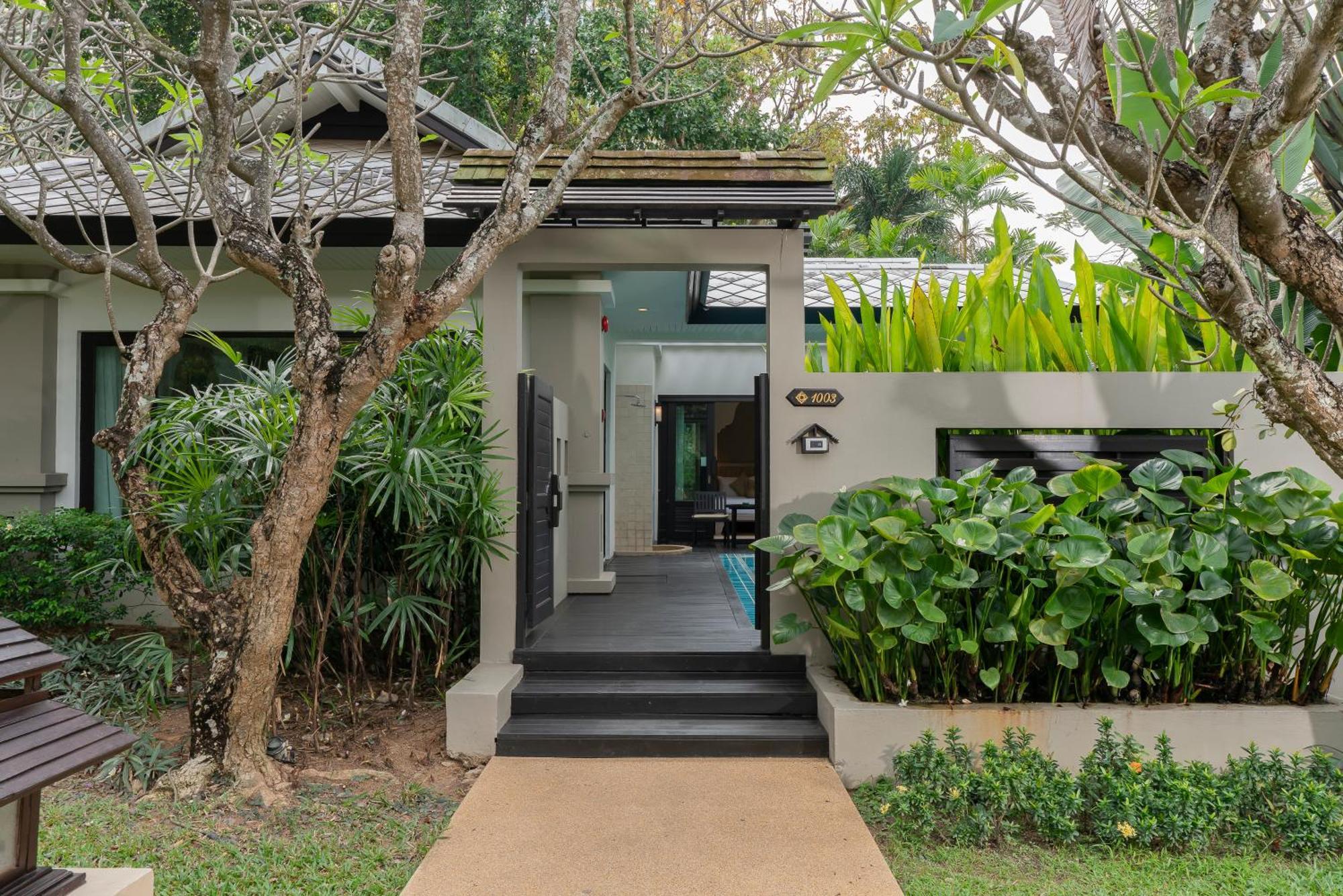 Resort Ravindra & - Sha Extra