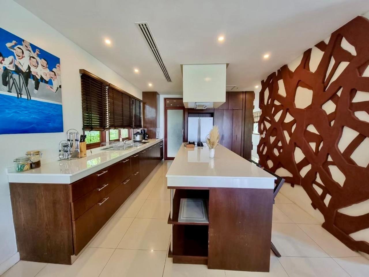 Amatapura Beachfront 12, Sha Certified Pousada *