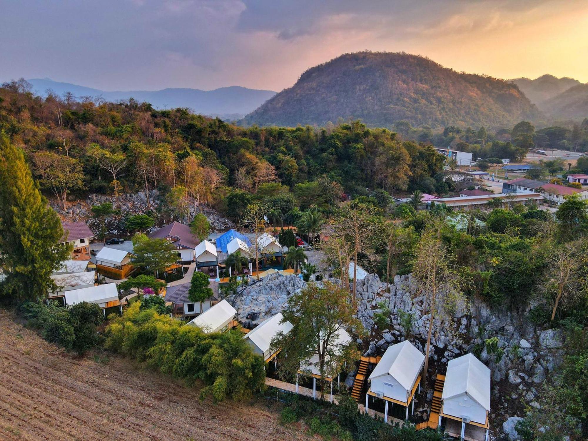 Mont Blanc Base Camp Khaoyai 3* Pakchong