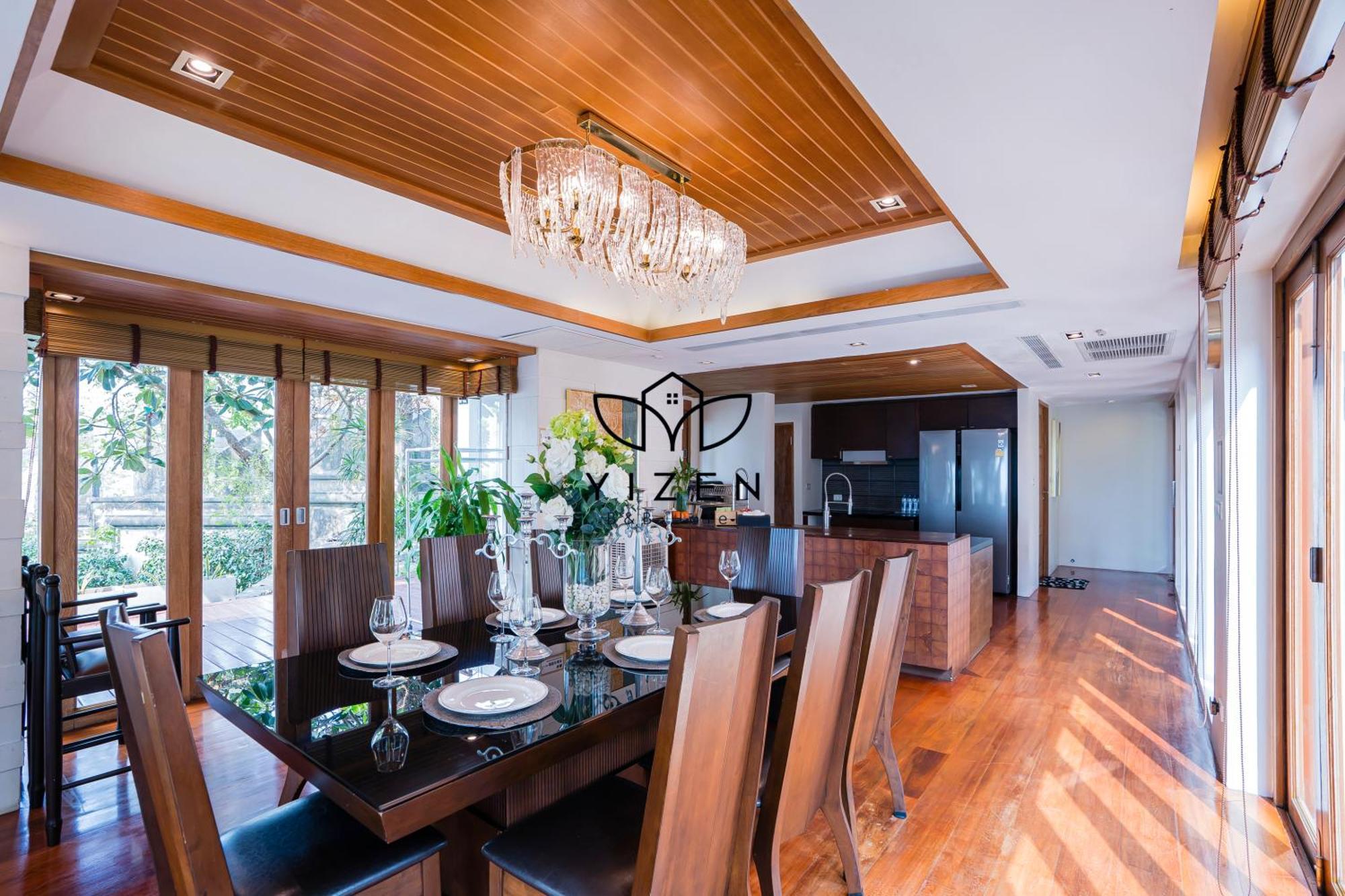 Yizen Beachfront Seaview Villa Pattaya