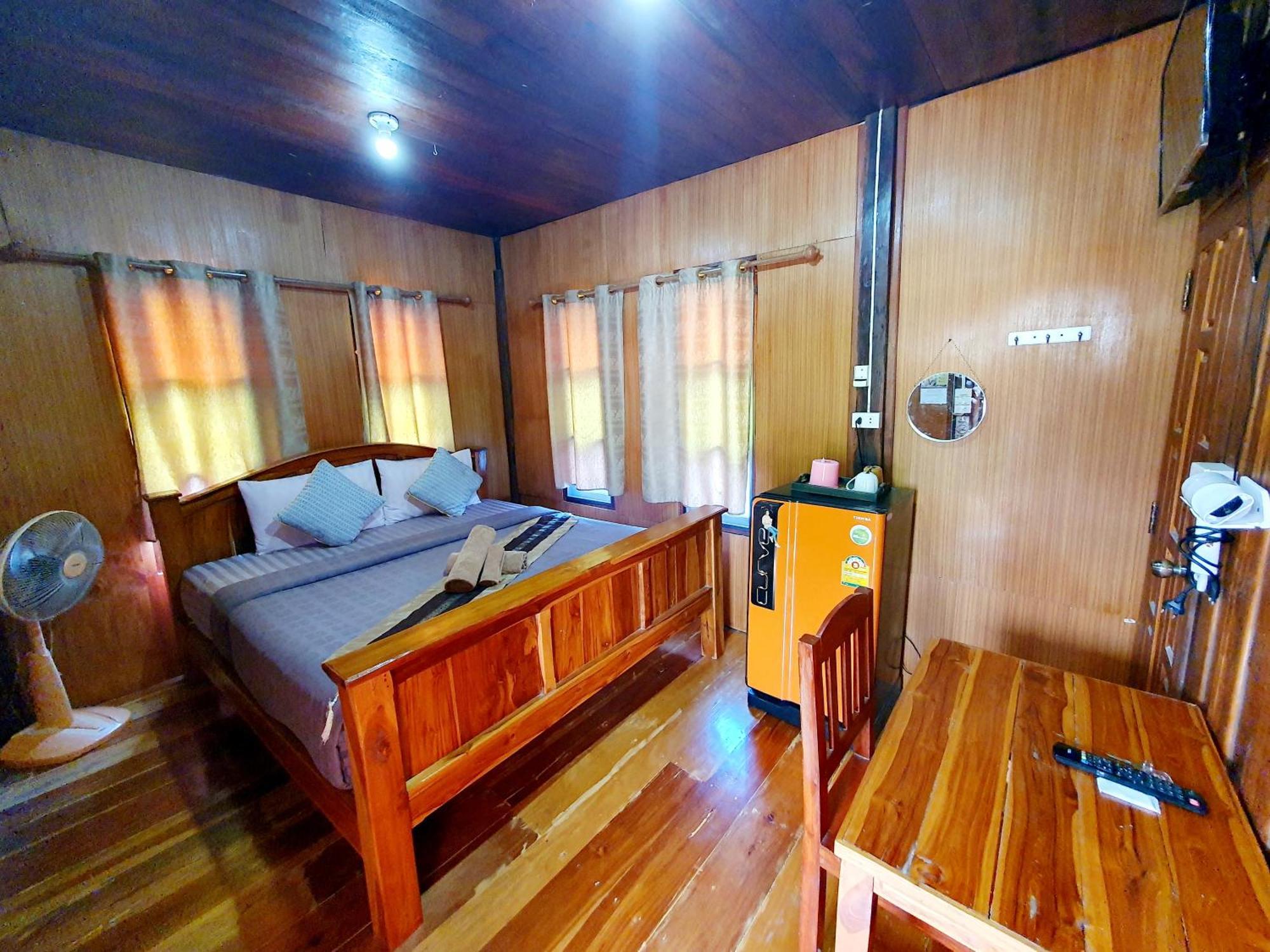 Ktt And Motorbike & Bicycle For Rents Guest house