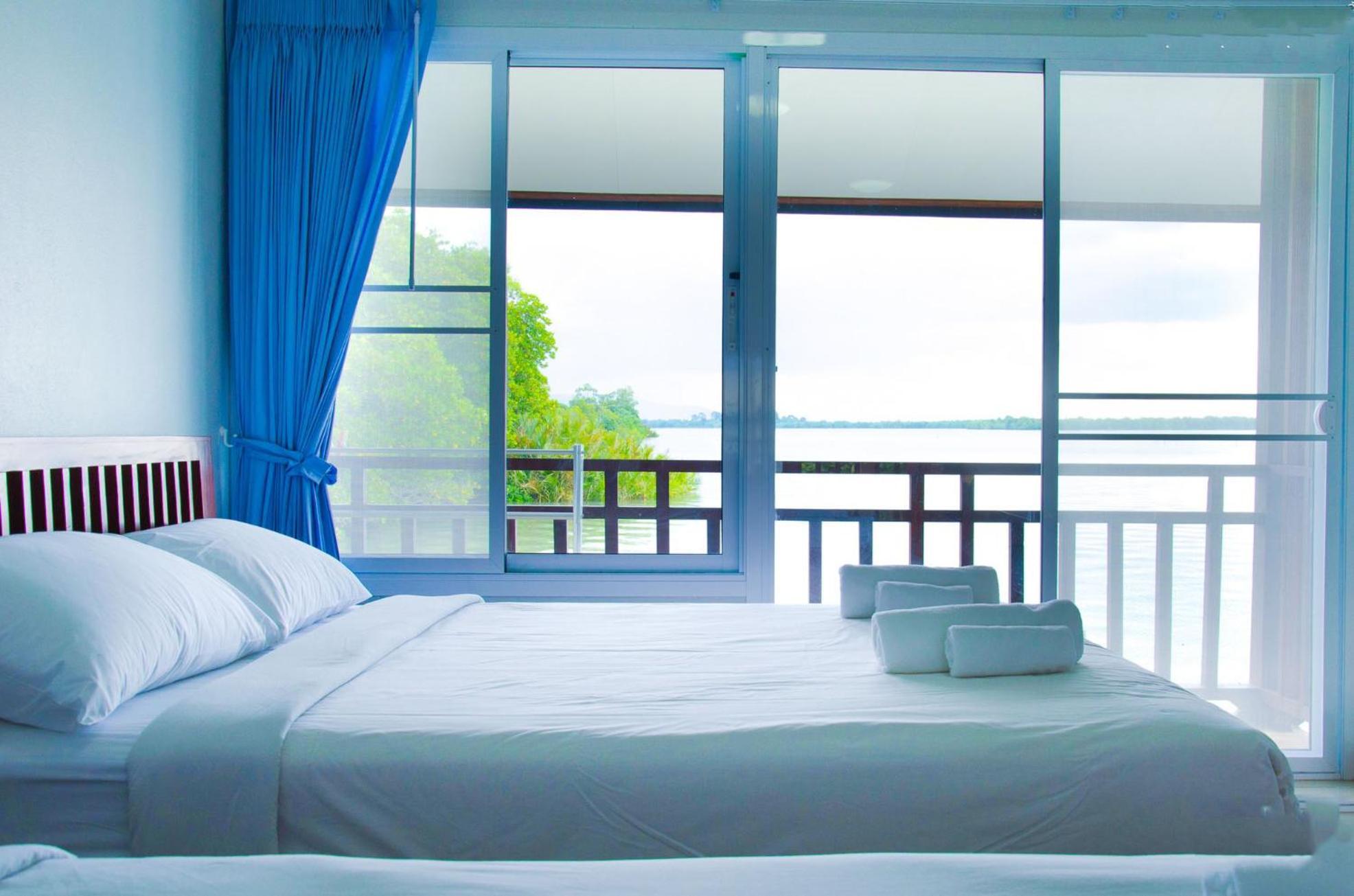 Meena Resort *