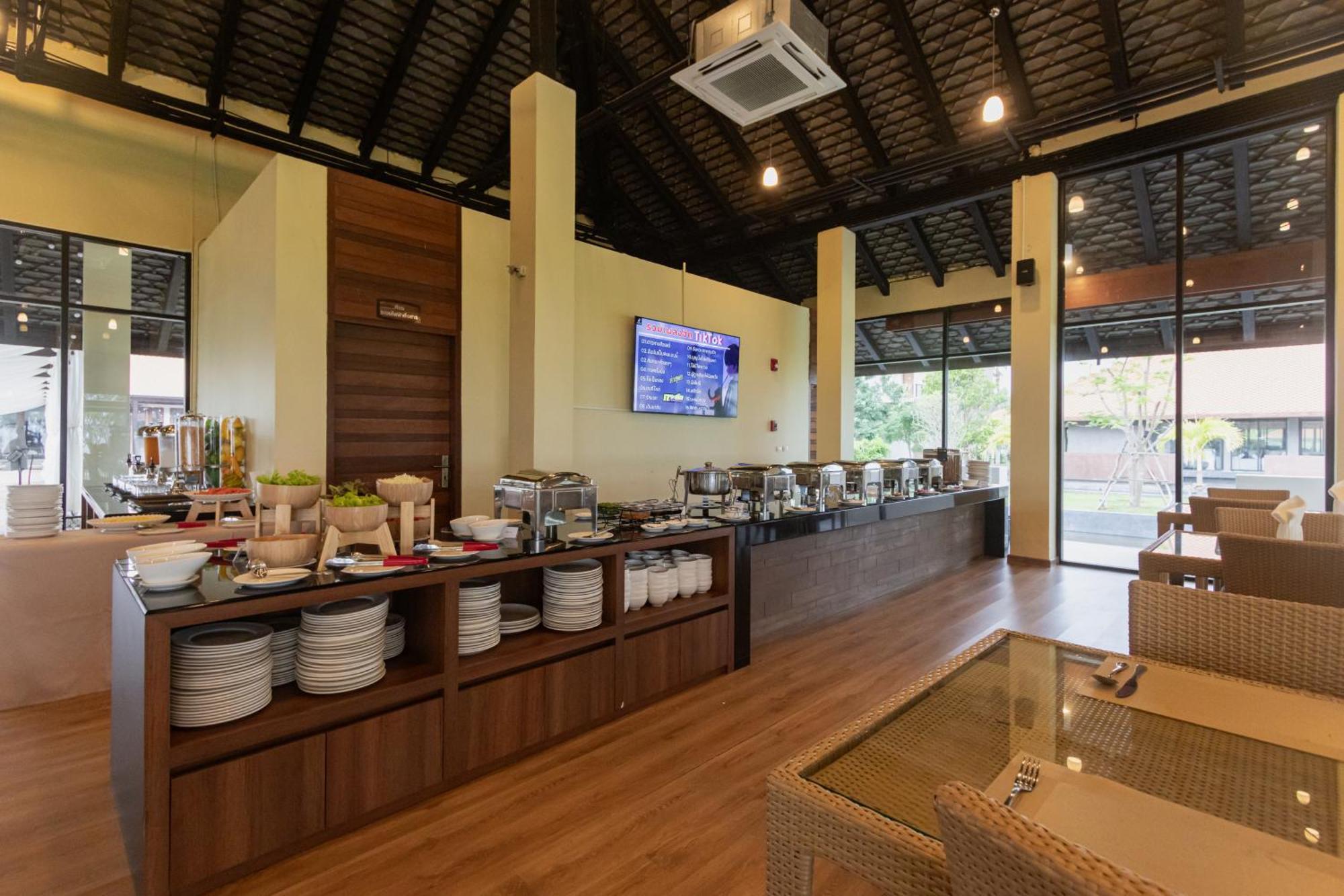 Sea Sun Hua Hin By Jc Kevin & Hotel Phetchaburi