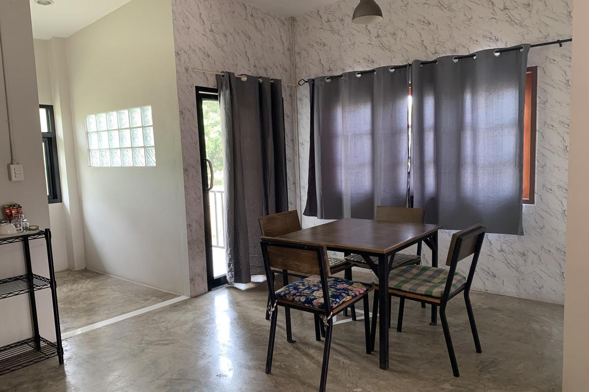 Hotel Busaya & Cuisine Nakhon Pathom