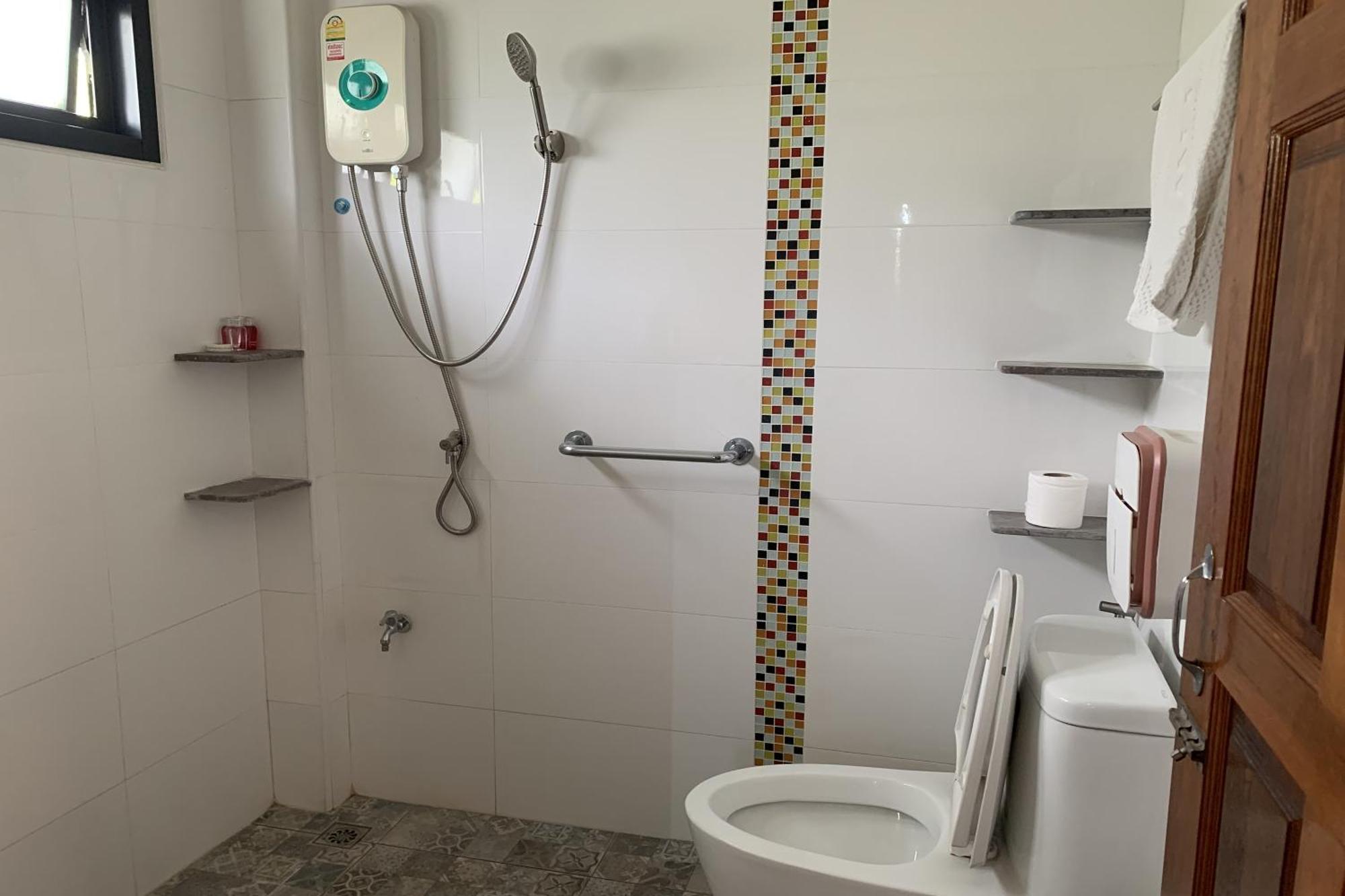 Busaya & Cuisine Hotel