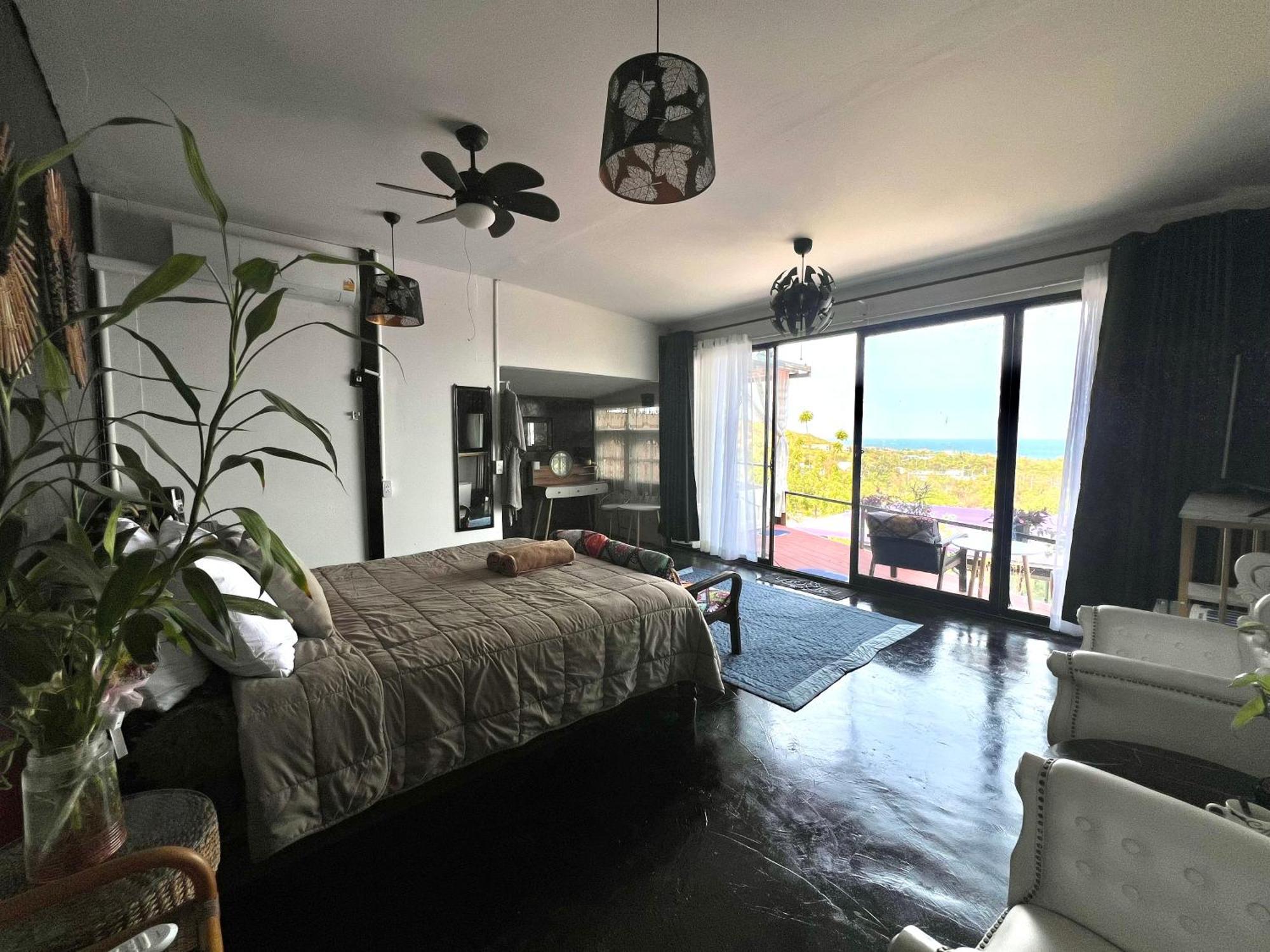 Deep Mountain View Villa *