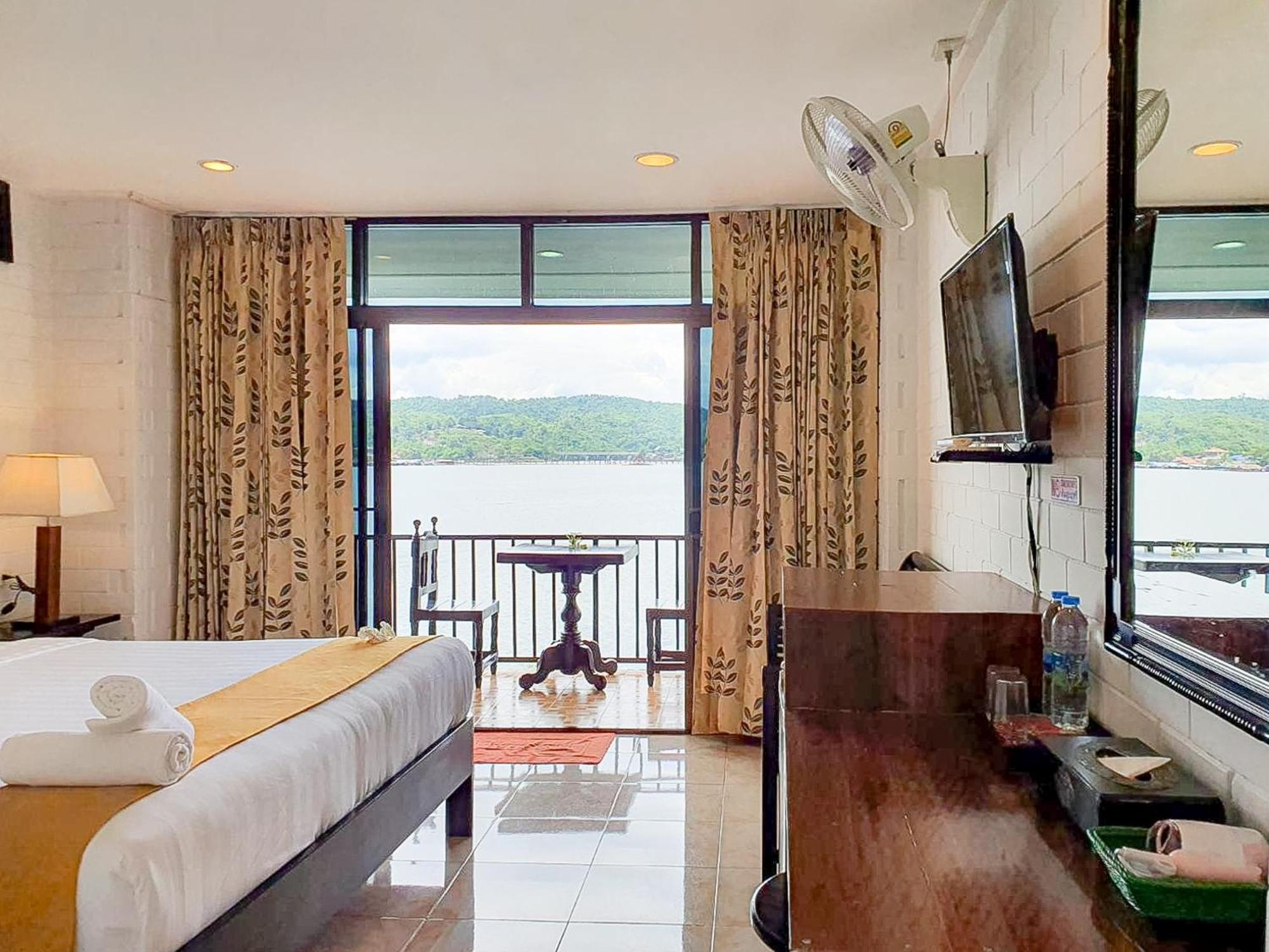 Pornpailin Riverside Sangkhla Buri
