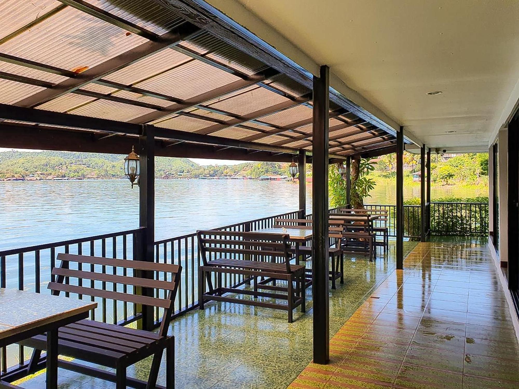 Pornpailin Riverside Resort