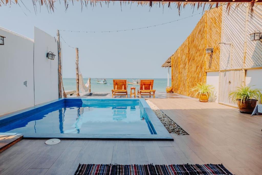 Holiday home Seasalt Beachfront Home, Private Pool, 2 Bedroom House