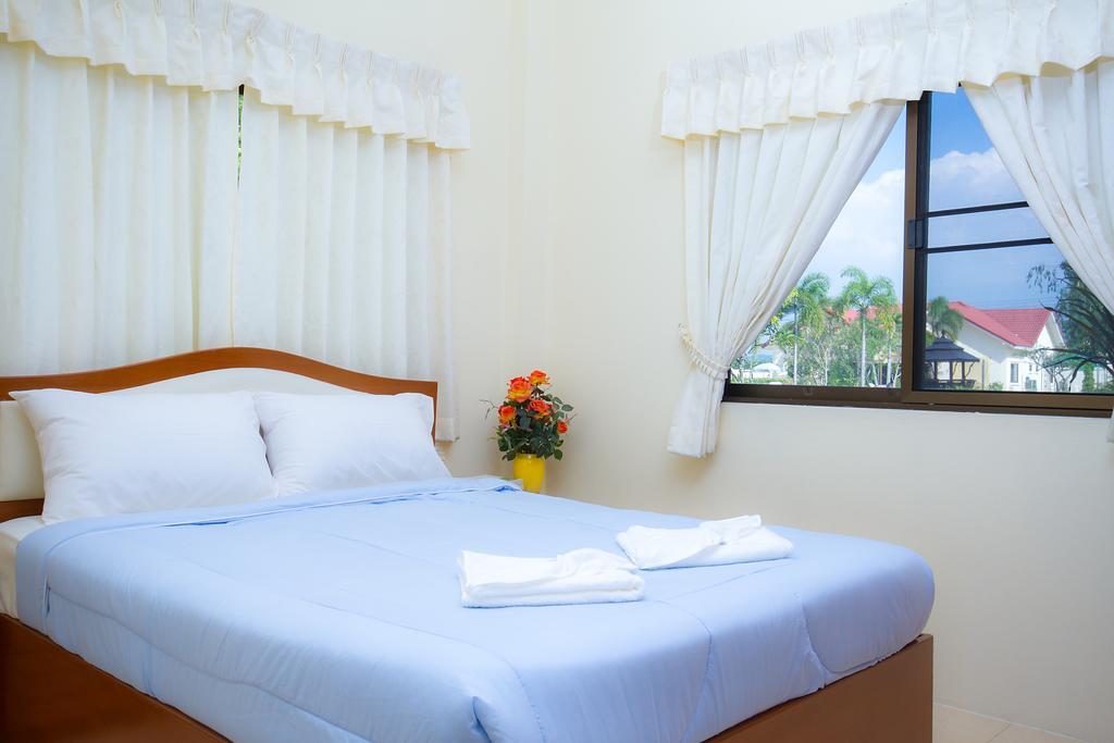 Lake Villa Resort Bang Lamung